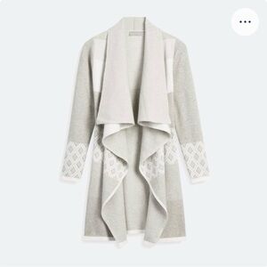 Chic Women's Gray and White Cardigan cascading front